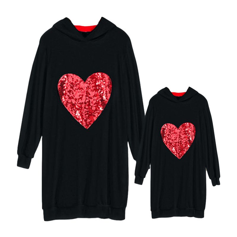 Fashion Style Mom Daughter Cotton Sequins Heart Printed Long Sleeves Hoodies Matching Family Outfits