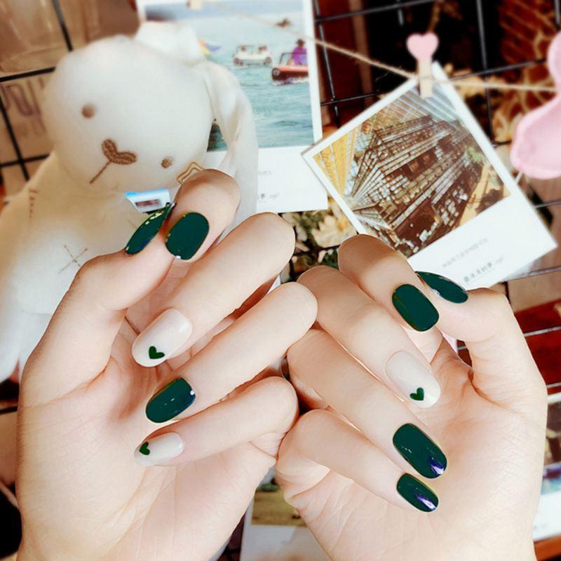 Winter Green Color Cute Heart Painting Women False Nails