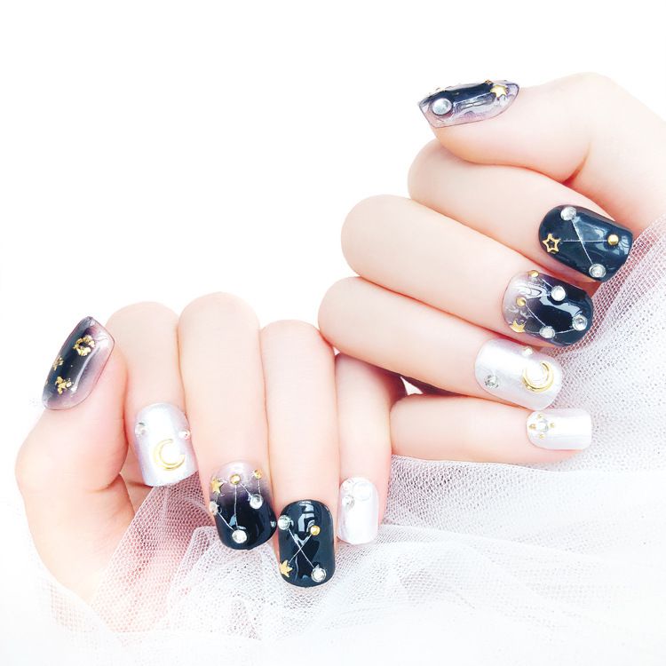 Fashion Magic Moon And Star Design Shape Round Nail Tips