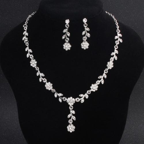 Exquisite Flower Design Women Good Quality Rhinestone Necklace Earrings Set