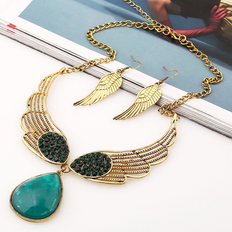 Hot Sale Vintage Pattern Unique Angel Wing Design Drop Shape Gemstone Jewelry Set