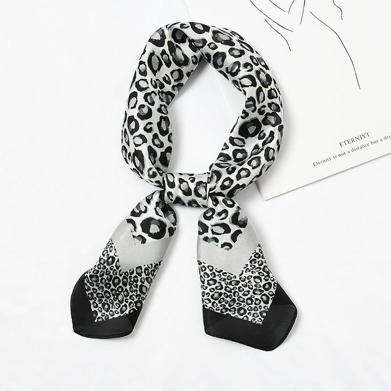 Fashion Leopard Printed Women Elegant Square Scarf