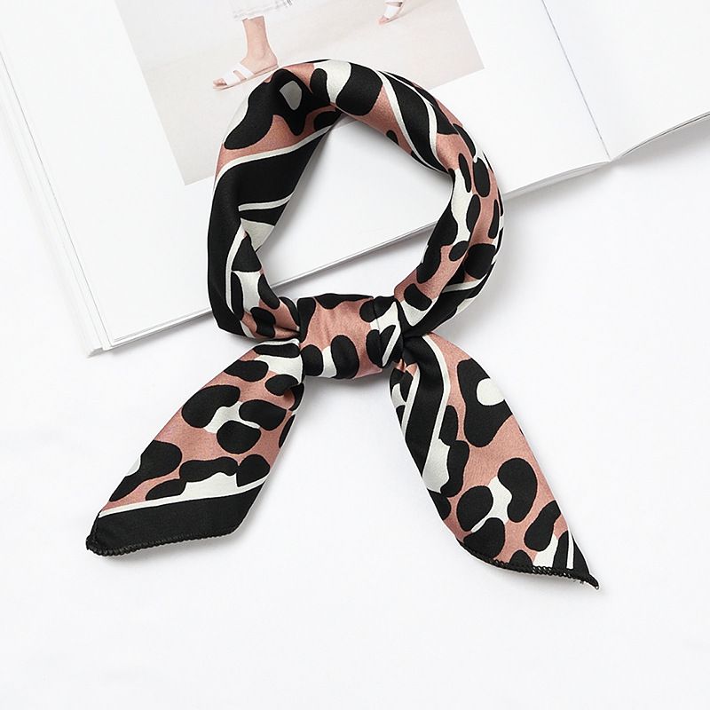 Hot Sale Unique Contrast Leopard Printed Square Scarf
