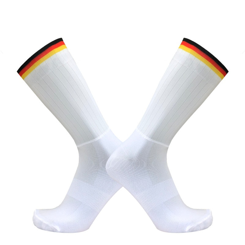 Anti Slip Silicone Summer Aero Socks Whiteline Cycling Socks Men Bicycle Sport Running Bike Socks Calcetines Ciclismo