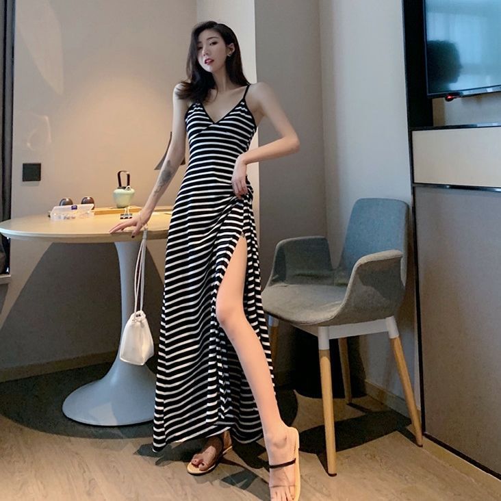 New Solid Black Dress with Suspender Sexy Gentle V-Neck Retro Long Dresses with Side Slit Beach Party 2022 Summer New Clothes