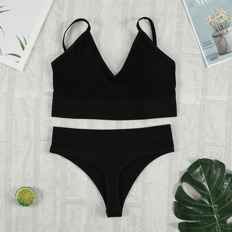CHRLEISURE 2Pcs Bra Set Underwear Set Women Panties Sexy G-String Seamless Bralette Female Lingerie Soft Tank Crop Top 2022 New