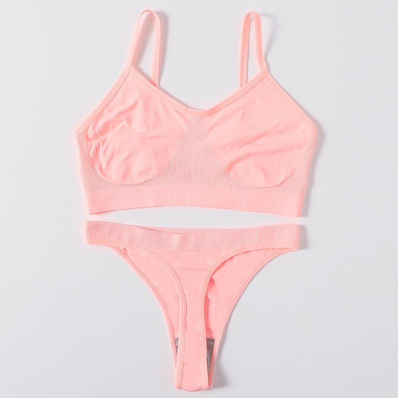 Sexy Women Bra Set Seamless Bra and Pantys Set Sexy Lingerie Set Rib Crop Top Female Brassiere Low Wasit Thong Fitness Underwear