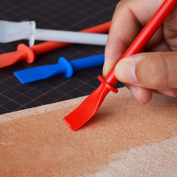 YOMDID 2PCS Leather Gluing Tool DIY Handcraft Glue Application Tools For Leather PP Practical ferramentas manuais Random Color