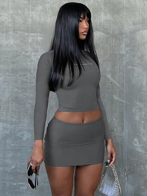 Hugcitar Letter Print Solid Turtleneck Short Sleeves Crop Top Skirts 2 Pcs Set Sexy Slim Summer Fashion Outfit Streetwear Sports