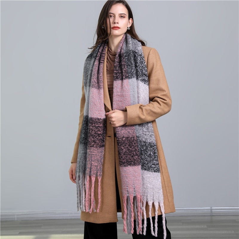 2022 New Women Plaid Scarf Winter Pashmina Shawls Cashmere Thick Wraps Lady Tassel Warm Scarves Rainbow Hairy Bufanda