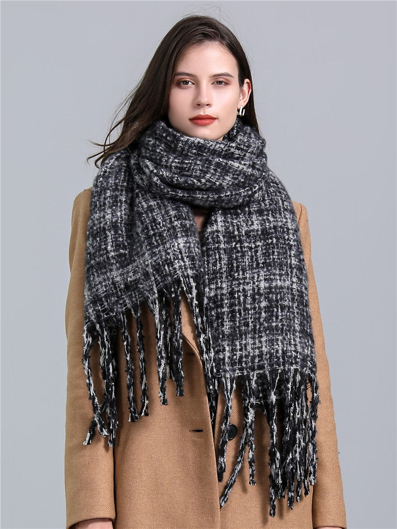 2022 New Women Plaid Scarf Winter Pashmina Shawls Cashmere Thick Wraps Lady Tassel Warm Scarves Rainbow Hairy Bufanda