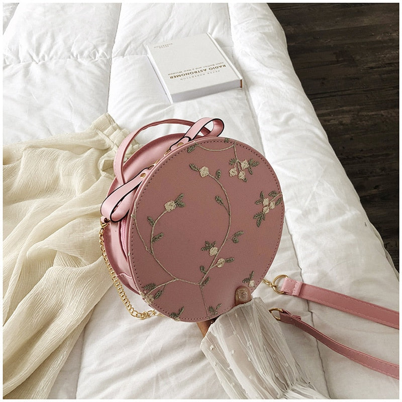 Hot Sale Sweet Lace Round Handbags High Quality PU Leather Women Crossbody Bags for Women 2022 Small Fresh Flower Chain Shoulder