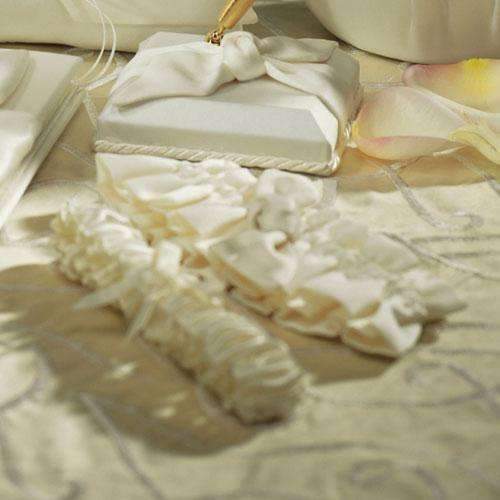Beverly Clark's Tie the Knot Bridal Garter Set Ivory (Pack of 1)-Wedding Garters-JadeMoghul Inc.