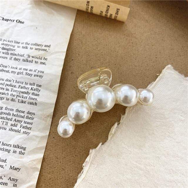 HUANZHI 2020 New Hyperbole Big Pearls Acrylic Hair Claw Clips Big Size Makeup Hair Styling Barrettes for Women Hair Accessories AExp