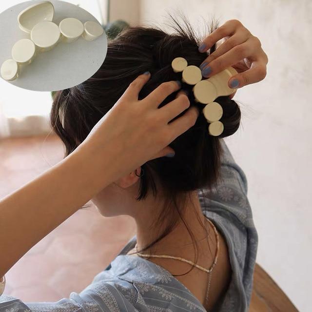 HUANZHI 2020 New Hyperbole Big Pearls Acrylic Hair Claw Clips Big Size Makeup Hair Styling Barrettes for Women Hair Accessories AExp