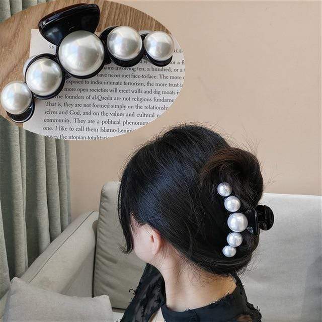 HUANZHI 2020 New Hyperbole Big Pearls Acrylic Hair Claw Clips Big Size Makeup Hair Styling Barrettes for Women Hair Accessories AExp