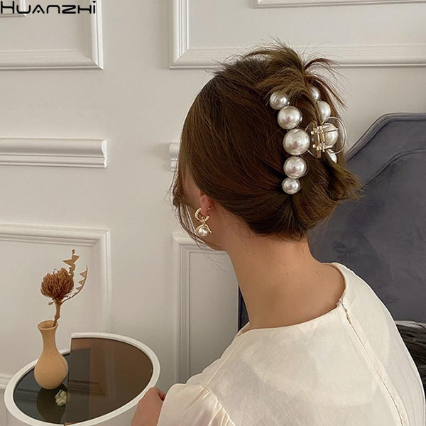 HUANZHI 2020 New Hyperbole Big Pearls Acrylic Hair Claw Clips Big Size Makeup Hair Styling Barrettes for Women Hair Accessories AExp