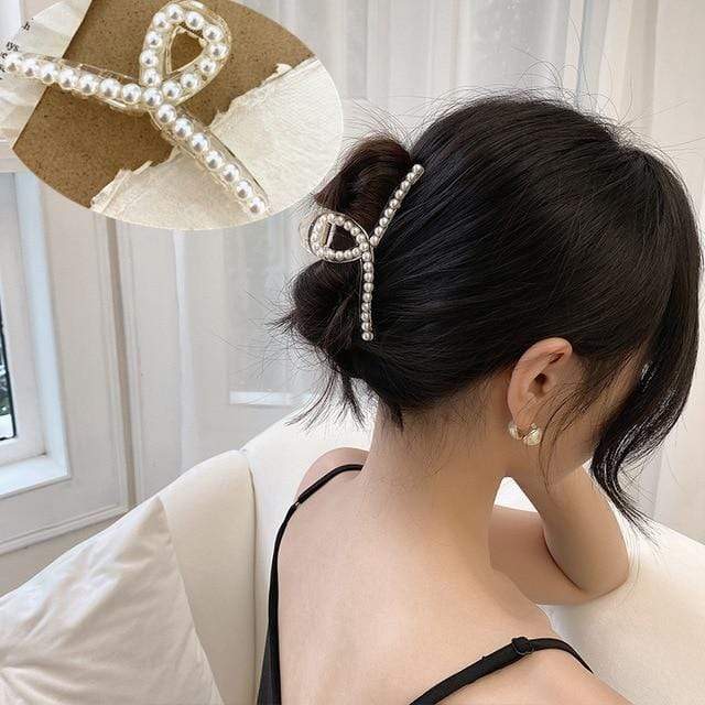 HUANZHI 2020 New Hyperbole Big Pearls Acrylic Hair Claw Clips Big Size Makeup Hair Styling Barrettes for Women Hair Accessories AExp