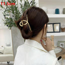 HUANZHI 2020 New Hyperbole Big Pearls Acrylic Hair Claw Clips Big Size Makeup Hair Styling Barrettes for Women Hair Accessories AExp