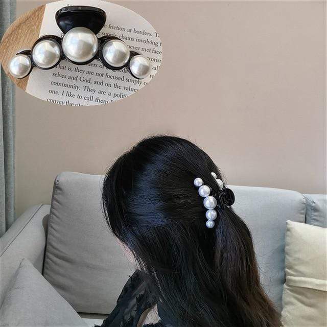 HUANZHI 2020 New Hyperbole Big Pearls Acrylic Hair Claw Clips Big Size Makeup Hair Styling Barrettes for Women Hair Accessories AExp