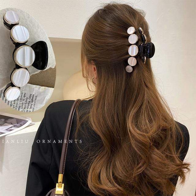 HUANZHI 2020 New Hyperbole Big Pearls Acrylic Hair Claw Clips Big Size Makeup Hair Styling Barrettes for Women Hair Accessories AExp