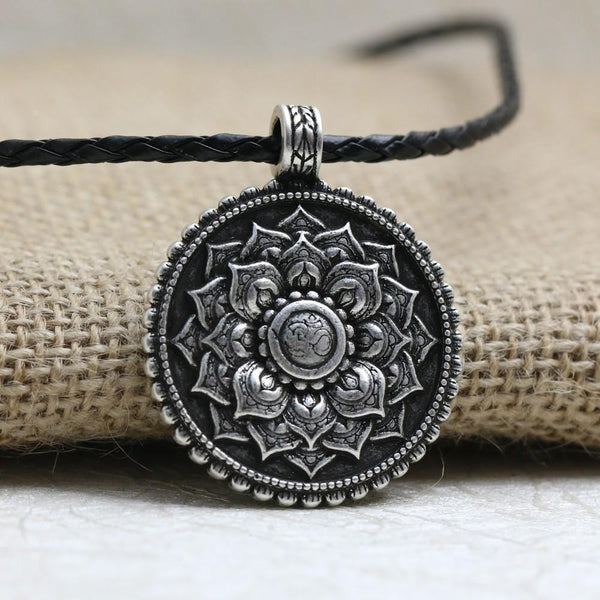 LANGHONG 1pcs Retro Tibet Spiritual Necklace Tibet Mandala pendant Necklace geometry amulet Religious jewelry-With Metal Chain-JadeMoghul Inc.