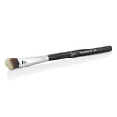 Make Up P84 Precision Angled Brush - - Sigma Beauty