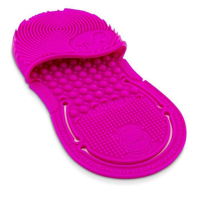 Make Up Spa Express Brush Cleaning Glove - - Sigma Beauty