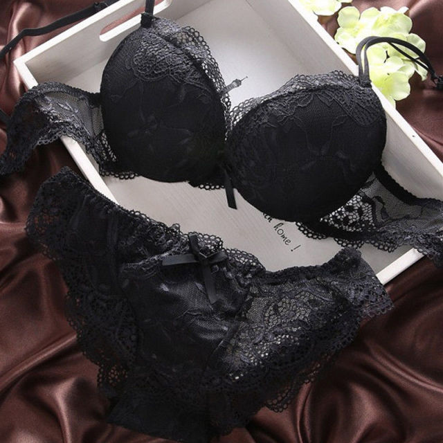 Push Up Bra Lace Bra And Panty Set Women’s Embroidery Deep V Lingerie & Knickers