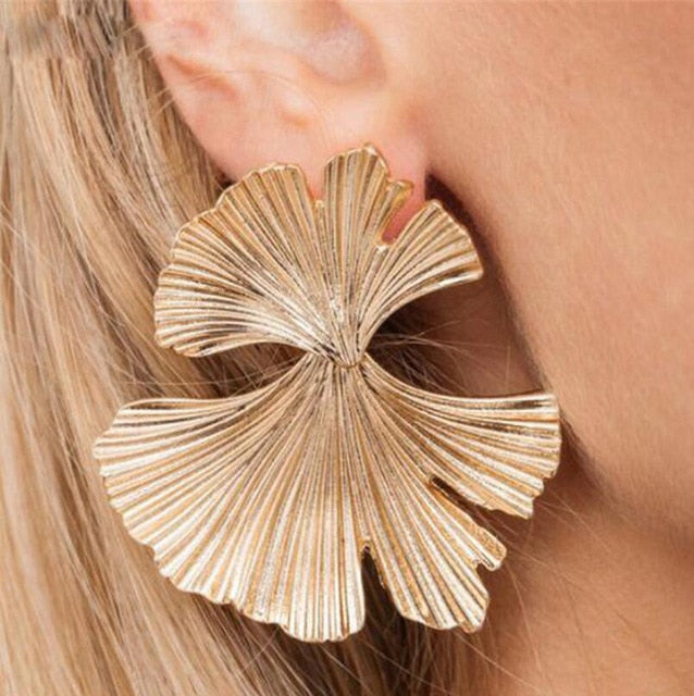 Tocona 15 Style Charming Big Flowers Drop Earrings for Women Butterfly Gold Metal Pearl Stone Leaf Geometric Jewelry Pendiente