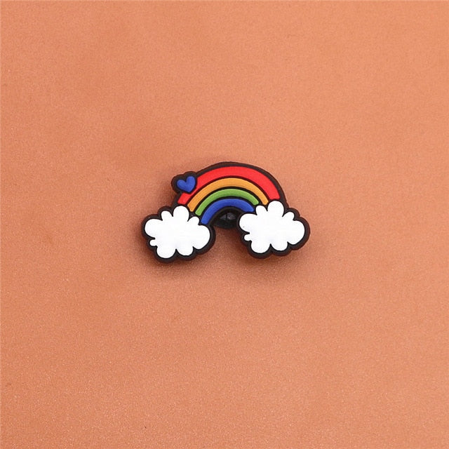 Single Sale 1pcs Shoe Charms Cartoon Heart-shaped Garden Shoe Accessories Buckle Decorations Fit Croc Wristband JIBZ Kids X-mas