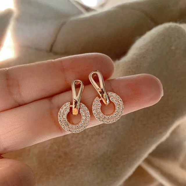 New earrings 2020 tide simple female senior sense niche small French net red earrings small earrings Elegant Prevent Allergy