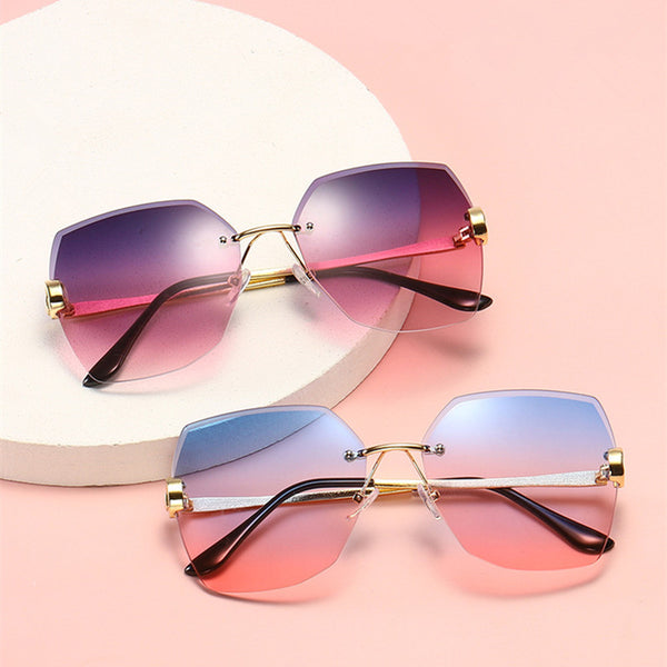 Luxury Brand Sunglasses Women Fashion Black Retro Sun Glasses Women Vintage Lady Summer Style Sun glasses Female Famous UV400