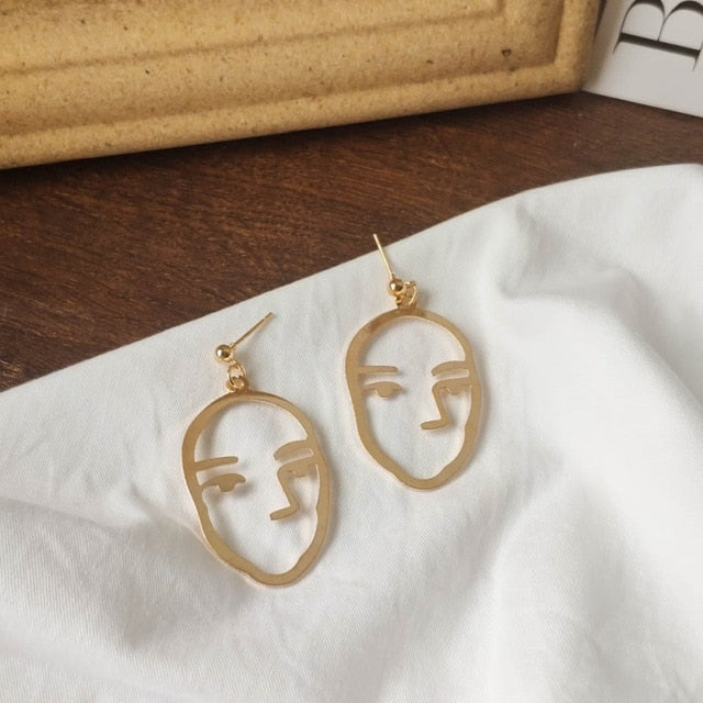 Punk Human Face Drop Earrings For Women Retro Abstract Hollow out Statement Hand Metal Fashion Dangle Earring Jewelry