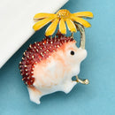 Wuli&baby Lovely Hold Flower Hedgehog Brooches Women 8-colors Animal Pet Party Office Causal Brooch Pins Gifts ёжик с ромашкой