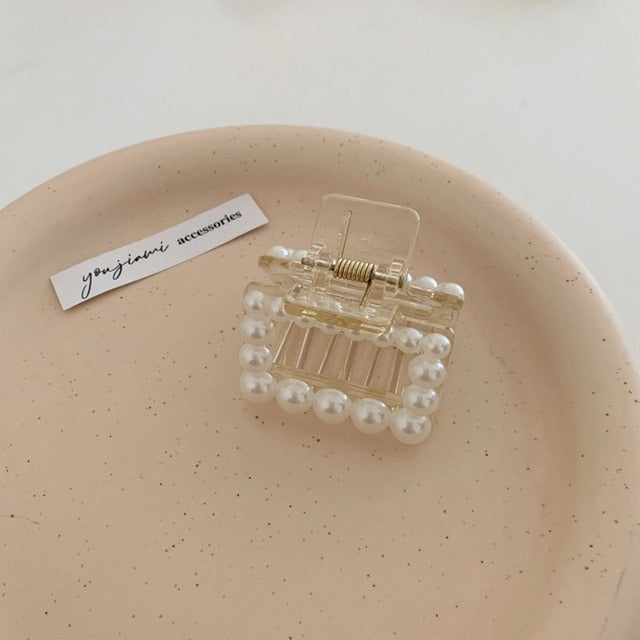 AOMU 2020 New Hyperbole Big Pearls Acrylic Hair Claw Clips Big Size Makeup Hair Styling Barrettes for Women Hair Accessories