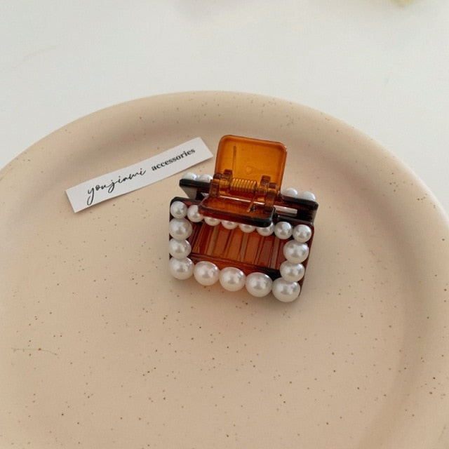 AOMU 2020 New Hyperbole Big Pearls Acrylic Hair Claw Clips Big Size Makeup Hair Styling Barrettes for Women Hair Accessories