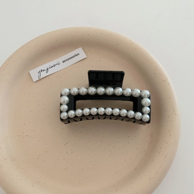 AOMU 2020 New Hyperbole Big Pearls Acrylic Hair Claw Clips Big Size Makeup Hair Styling Barrettes for Women Hair Accessories