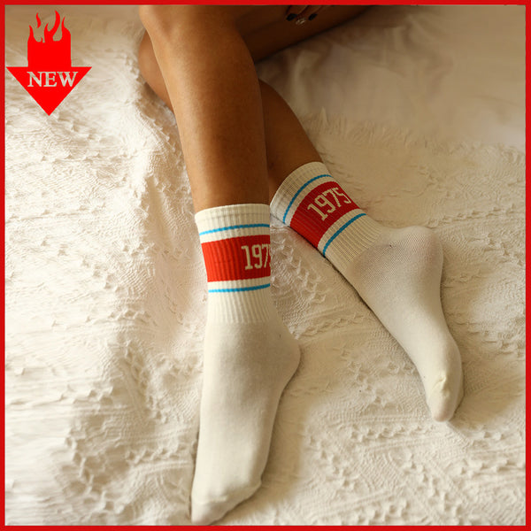 Women's Fashion Letter Patterned Socks Comfort Sports Socks Running Fitness Long Socks Female Cotton Streetwear Numbers Socks