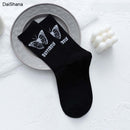 New Soild Colors Cotton Unisex Socks Personality Harajuku Black White Couples Skateboard Knitted Casual Sports Fashion Socks