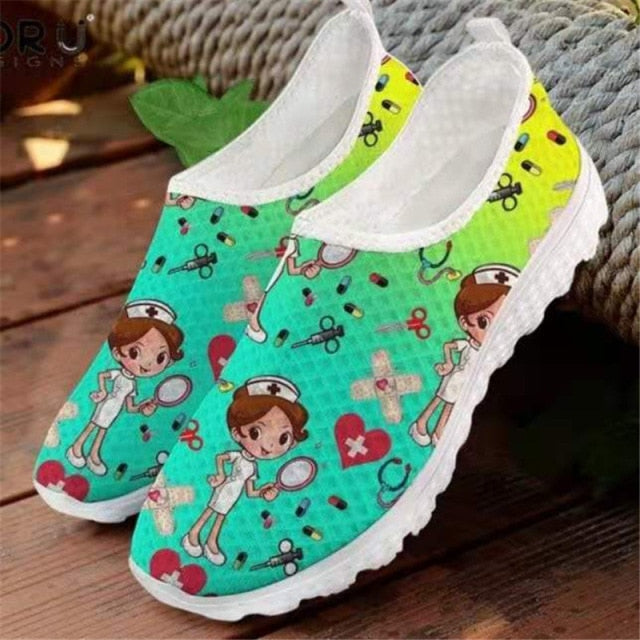 Nurse Doctor Print Women Sneakers Cosplay Shoes Slip On Light Mesh Shoes Breathable Flats Shoes Zapatos planos Halloween cosplay