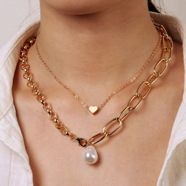 2021 Vintage Multilayer Acrylic Butterfly Choker Necklace Fashion Women Letter Golden Chain Layered Necklace Jewelry Party Gift