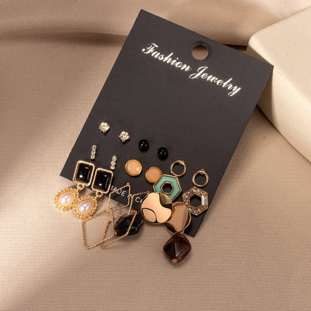 Women's Earrings Set Retro Korean Geometric Stud Earrings for Women Korean Gold Small Metal Pearl Earring 2021 Trend Jewelry