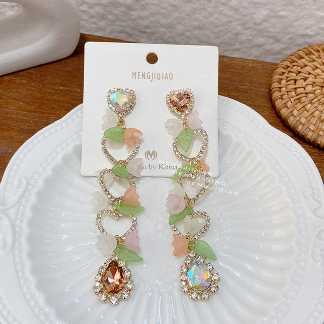MENGJIQIAO New Korean Shiny Heart Crystal Drop Earrings For Women Fashion Shell Rhinestone Boucle D'oreille Party Jeweley Gift
