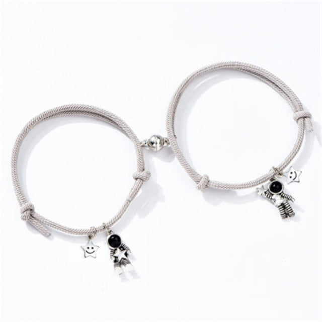 2pcs Couple Magnet Attract Each Other Creative Personality Couple Bracelet Men and Women Charm Girl Bracelet Jewelry Lover Gift