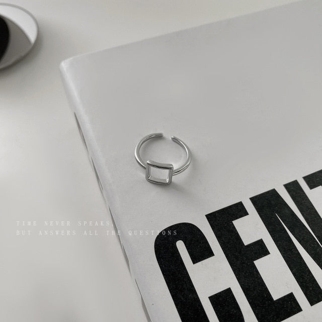 QiLuxy New Silver Color Hollowed-out Heart Shape Open Ring Design Cute Fashion Love Jewelry for Women Girl Gifts Adjustable