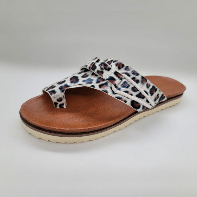 Open-Toe Summer Sandals New 2021 Flat Bottom Fashion Women Slides Big Size Slip on Sandals Woman Outside Beach Flat Designer