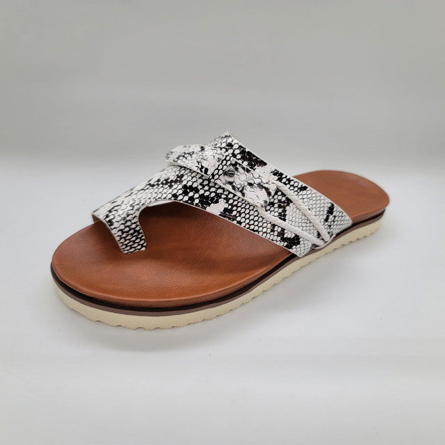 Open-Toe Summer Sandals New 2021 Flat Bottom Fashion Women Slides Big Size Slip on Sandals Woman Outside Beach Flat Designer