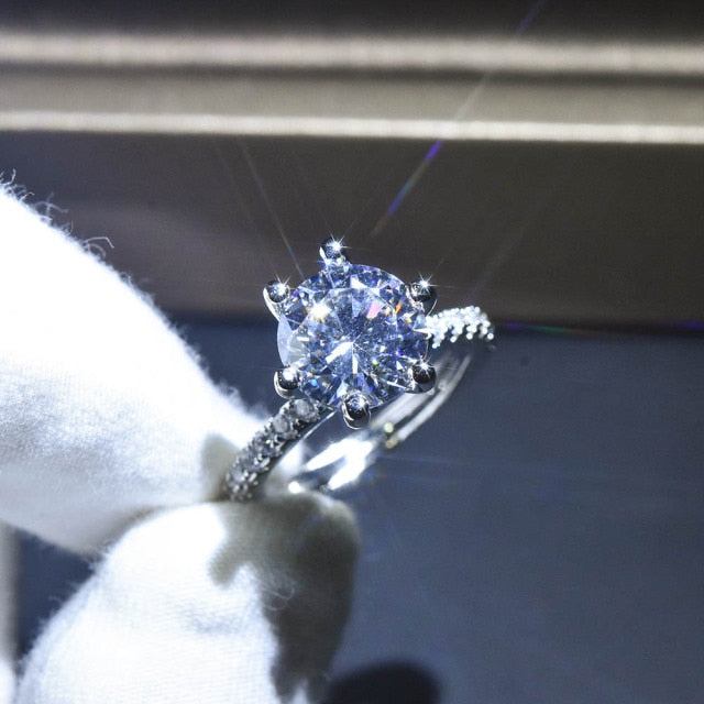 2021 New Trendy Elegant Zircon Rings For Women White CZ Crystal Engagement Design Hot Sale Zircon Rings Female Wedding Jewelry