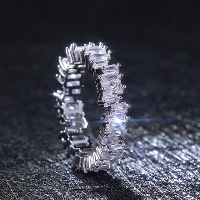 2021 New Trendy Elegant Zircon Rings For Women White CZ Crystal Engagement Design Hot Sale Zircon Rings Female Wedding Jewelry